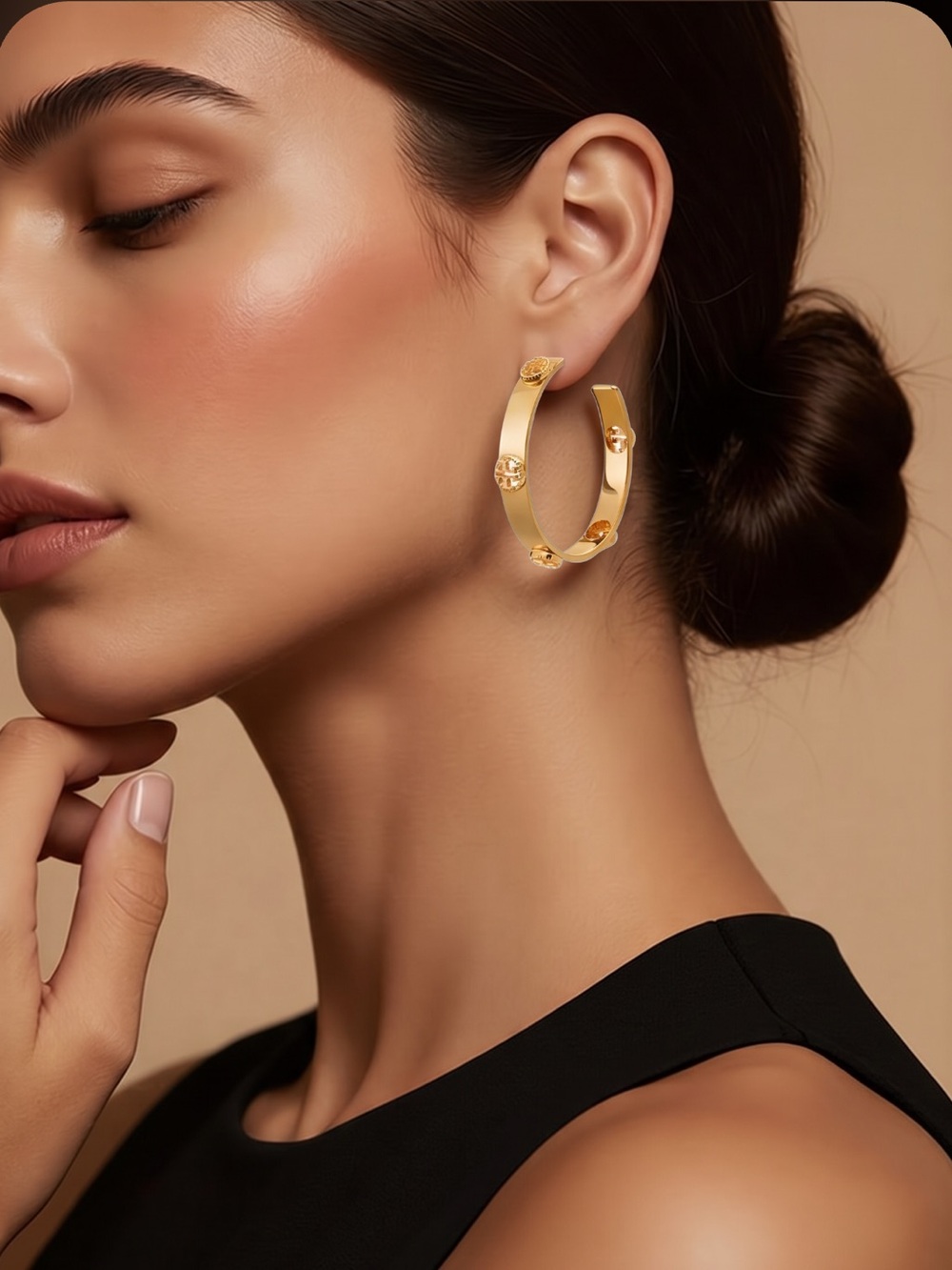 NWT TORI BURCH GOLD MILGRAIN LOGO HOOP EARINGS.